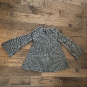🔴 Comfy Bell Sleeved Gray Ribbed Sweater M